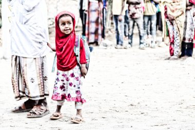 islam okul dışında tanımlanamayan küçük kız