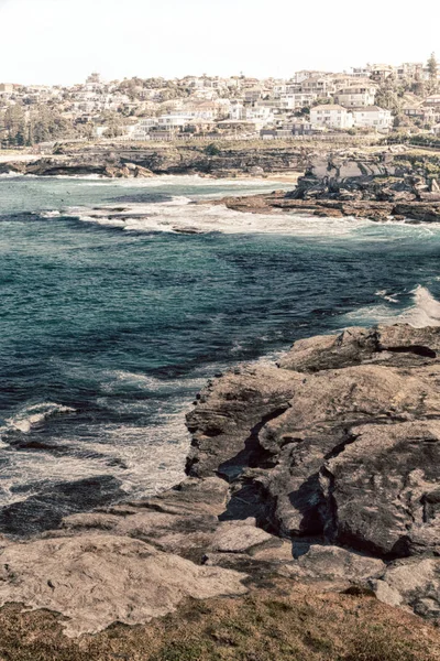 La bahía la roca y el océano — Foto de Stock