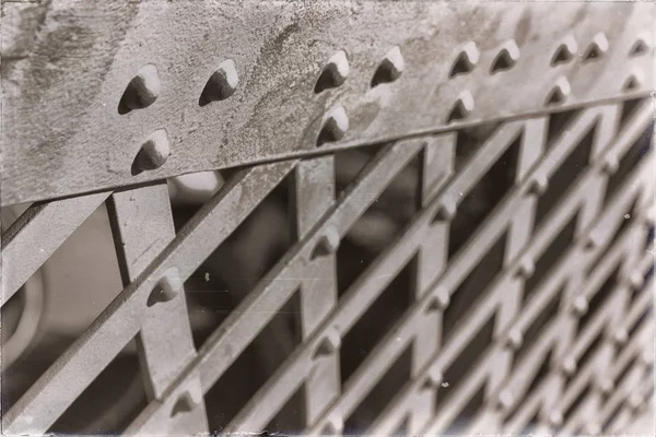 Vanaf de brug de metalen staalconstructie — Stockfoto