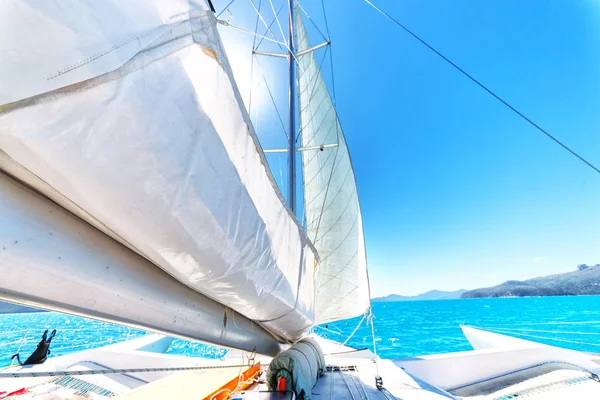 El concepto de navegación y velocidad del viento con la navegación — Foto de Stock