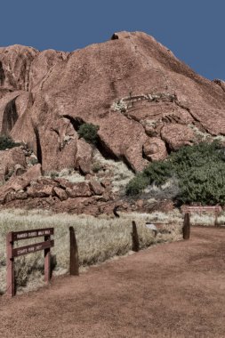 Avustralya outback doğa vahşi ve bitki örtüsü için kutsal dağ