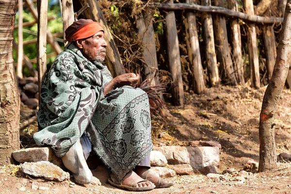 Etiopía Lalibela Circa Enero 2018 Hombre Oración Identificado Genna Celebratio — Foto de Stock