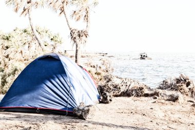  Ulusal parkta turist ve çadır kamp