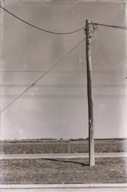 Avustralya açık havada elektrik direği ile güç hattı kavramı