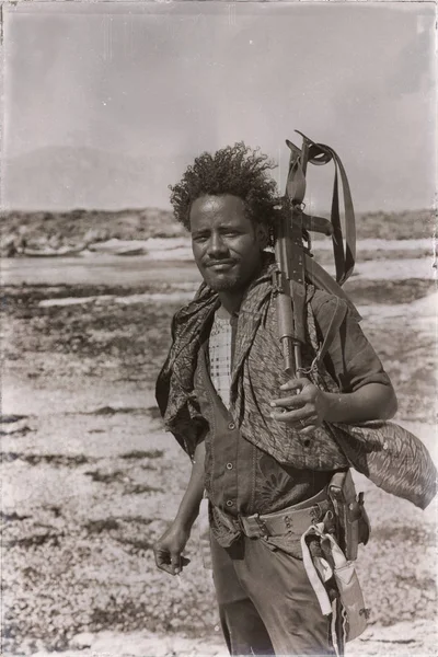 Αιθιοπία Danakil Circa Ιανουαρίου 2018 Αγνώστων Παράτυπων Στρατιώτη Που Βλέπουν — Φωτογραφία Αρχείου