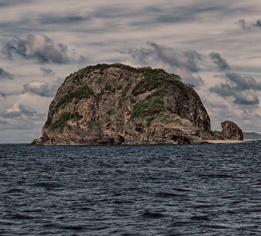 Pasifik Okyanusu'nun Filipinler adasında doğal görünümü