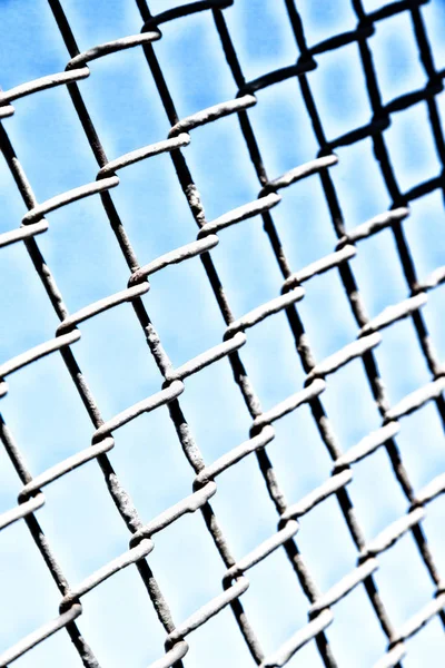 Abstracte textuur van het oppervlak van een metalen raster — Stockfoto