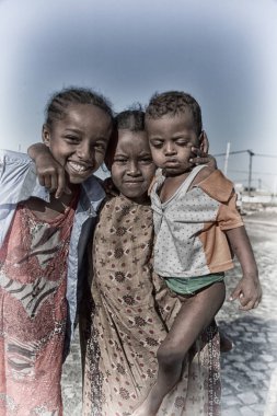 Etiyopya, Danakil-Ocak 2018--okul ve sk tanımlanamayan küçük kız yaklaşık