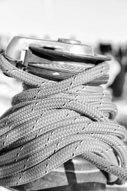 Plastik battaniye ve ip bir katamaran, doku