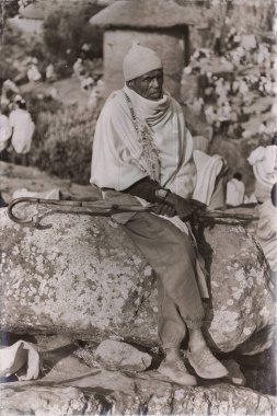 Etiyopya, Lalibela-Ocak 2018--genna celebratio kalabalık içinde kimliği belirsiz kişi dolaylarında