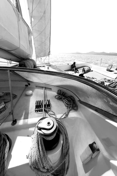 Begreppet navigering och vind hastighet med segling — Stockfoto