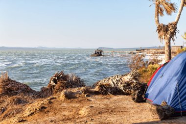  Ulusal parkta turist ve çadır kamp