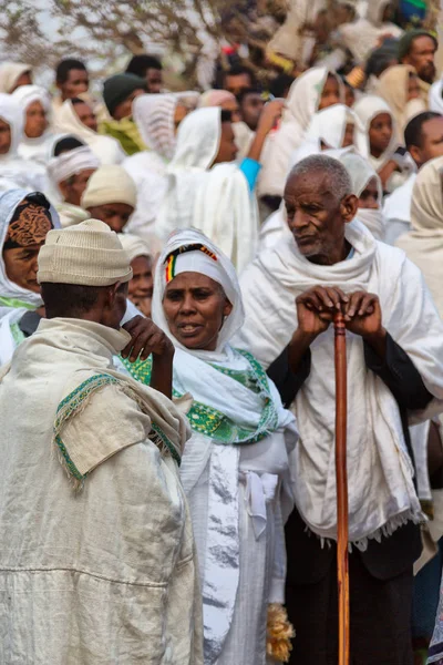 In lalibela Ethiopië menigte van mensen in de viering — Stockfoto