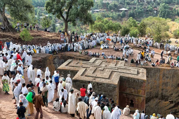 insanlar kutlama Lalibela Etiyopya kalabalıkta