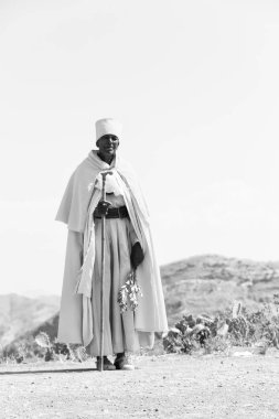  Etiyopya'da bir yürüyüş rahip sokak dağ