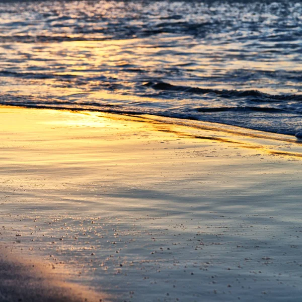 オーストラリアの海の夕日のようにリラックスして休日の概念 — ストック写真