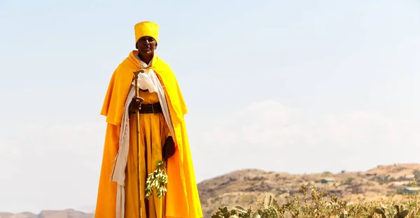 Ethiopia Lalibela Circa December 2017 Unidentified Priest Walking Street — Stock Photo, Image