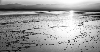 Danakil Etiyopya Afrika tuz göl günbatımı refleks ve peyzaj