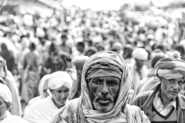 piyasada celebratio insanlarla dolu Lalibela Etiyopya'da