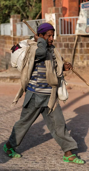 Hombre Identificado Caminando Celebración Del Genna Pueblo —  Fotos de Stock