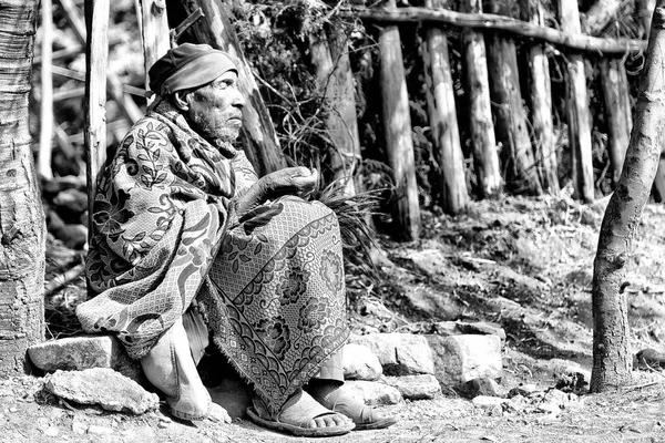 En lalibela ethiopia un hombre en la celebración — Foto de Stock