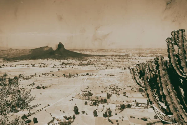 In the valley mountain and sky the panorama — Stock Photo, Image