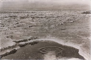 Danakil Etiyopya Afrika'da siyah göl ile kaynar yağ ve ho