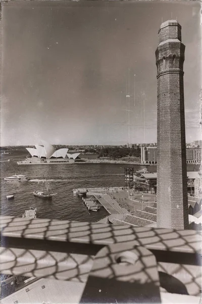 La baia e lo skyline della città — Foto Stock