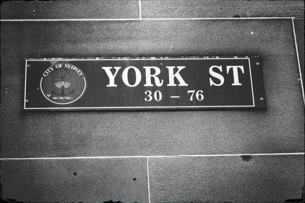 En la pared el signo de la calle York —  Fotos de Stock