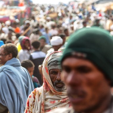 insanlar kutlama Lalibela Etiyopya kalabalıkta