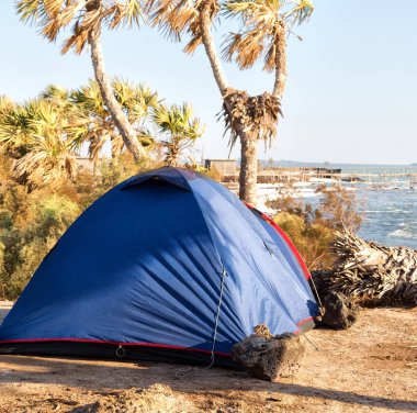  Ulusal parkta turist ve çadır kamp