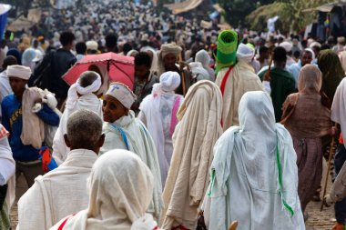 insanlar kutlama Lalibela Etiyopya kalabalıkta