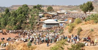 insanlar kutlama Lalibela Etiyopya kalabalıkta