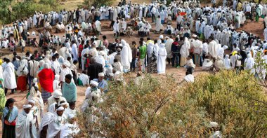 insanlar kutlama Lalibela Etiyopya kalabalıkta