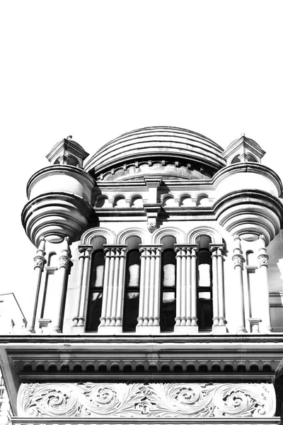 Den antika byggnaden och kupolen — Stockfoto