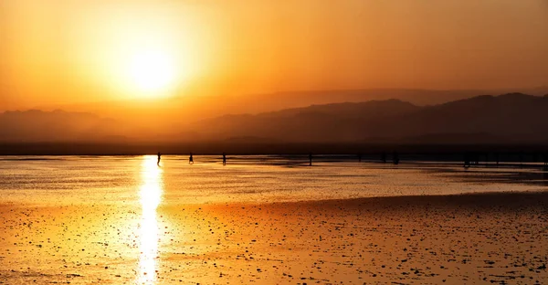 Äthiopien Afrika der Sonnenuntergangsreflex im Salzsee — Stockfoto