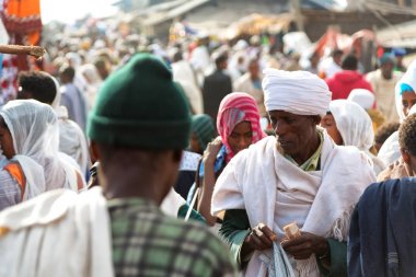 insanlar kutlama Lalibela Etiyopya kalabalıkta