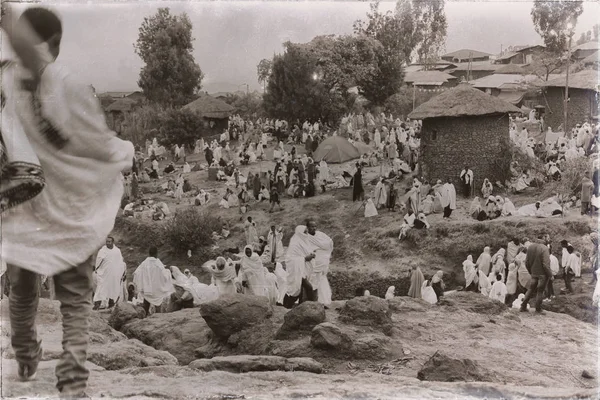 Em lalibela ethiopia multidão de pessoas na celebração — Fotografia de Stock