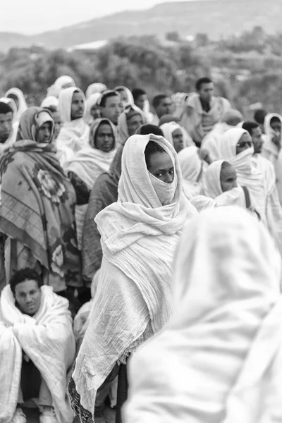 Insanlar kutlama Lalibela Etiyopya kalabalıkta — Stok fotoğraf