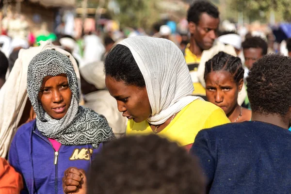 In lalibela ethiopia crowd of people in  the celebration — Stock Photo, Image