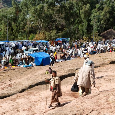 insanlar kutlama Lalibela Etiyopya kalabalıkta