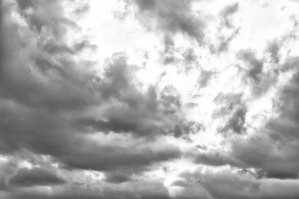 Порожнє небо і сонце біля хмари — стокове фото