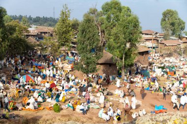 insanlar kutlama Lalibela Etiyopya kalabalıkta