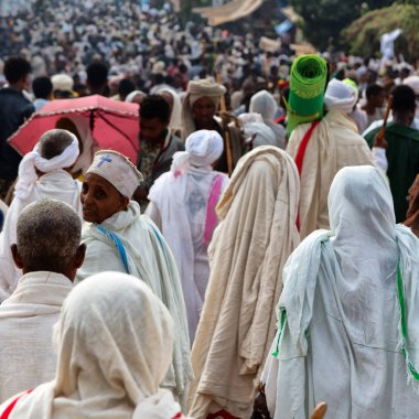 insanlar kutlama Lalibela Etiyopya kalabalıkta