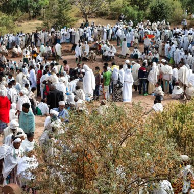 insanlar kutlama Lalibela Etiyopya kalabalıkta