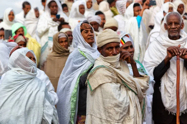 A lalibela etiopia folla di persone nella celebrazione — Foto Stock