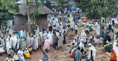 insanlar kutlama Lalibela Etiyopya kalabalıkta