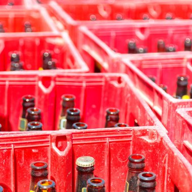    alkolizm kavramı gibi çok empy şişe