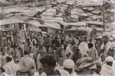piyasada celebratio insanlarla dolu Lalibela Etiyopya'da