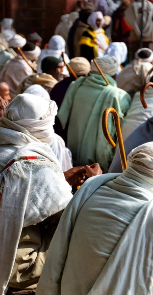 Em lalibela ethiopia multidão de pessoas na celebração — Fotografia de Stock